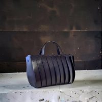 The Architectural Pleat shopperTote in vegetable-tanned Calfskin - 图片 7