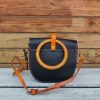 handcrafted crossbody saddle flap-wooden-ring top handle handbag in veg tan calfskin - 图片 18