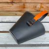 structured cylindrical bucket tote handcrafted  architectural handbag in veg-tan leather - 图片 7