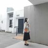 structured cylindrical bucket tote handcrafted  architectural handbag in veg-tan leather - 图片 10