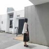 structured cylindrical bucket tote handcrafted  architectural handbag in veg-tan leather - 图片 13