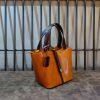 handcrafted leatehr bucket handbag tote with protect feet in italy veg-tan calfskin - 图片 9