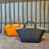 Premium Italian Leather Winged Tote – Minimalist Architectural Handbag - 图片 2