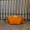 Premium Italian Leather Winged Tote – Minimalist Architectural Handbag - 图片 4