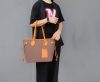 Minimalist handcrafted travel carryall ahdnabg with removeable clutch in italian veg-tan calfskin - 图片 16
