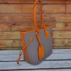 Minimalist handcrafted travel carryall ahdnabg with removeable clutch in italian veg-tan calfskin - 图片 9