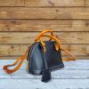 Handmade Italian Vegetable-Tanned Leather Shell handbag – Elegant Dome Satchel - 图片 8