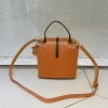 Handmade Minimalist Structured Top-Handle Bag with protective feet - 图片 5