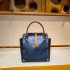 Handmade Minimalist Structured Top-Handle Bag with protective feet - 图片 7