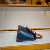 Handmade Minimalist Structured Top-Handle Bag with protective feet - 图片 9