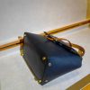 Handmade Minimalist Structured Top-Handle Bag with protective feet - 图片 10