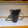 handmade structured bucket handbag– Minimalist Cylindrical Shoulder Purse - 图片 12